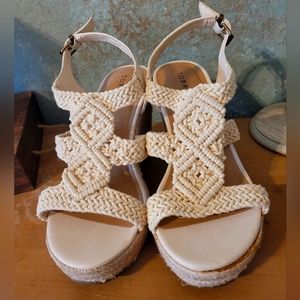 Crochette wedge